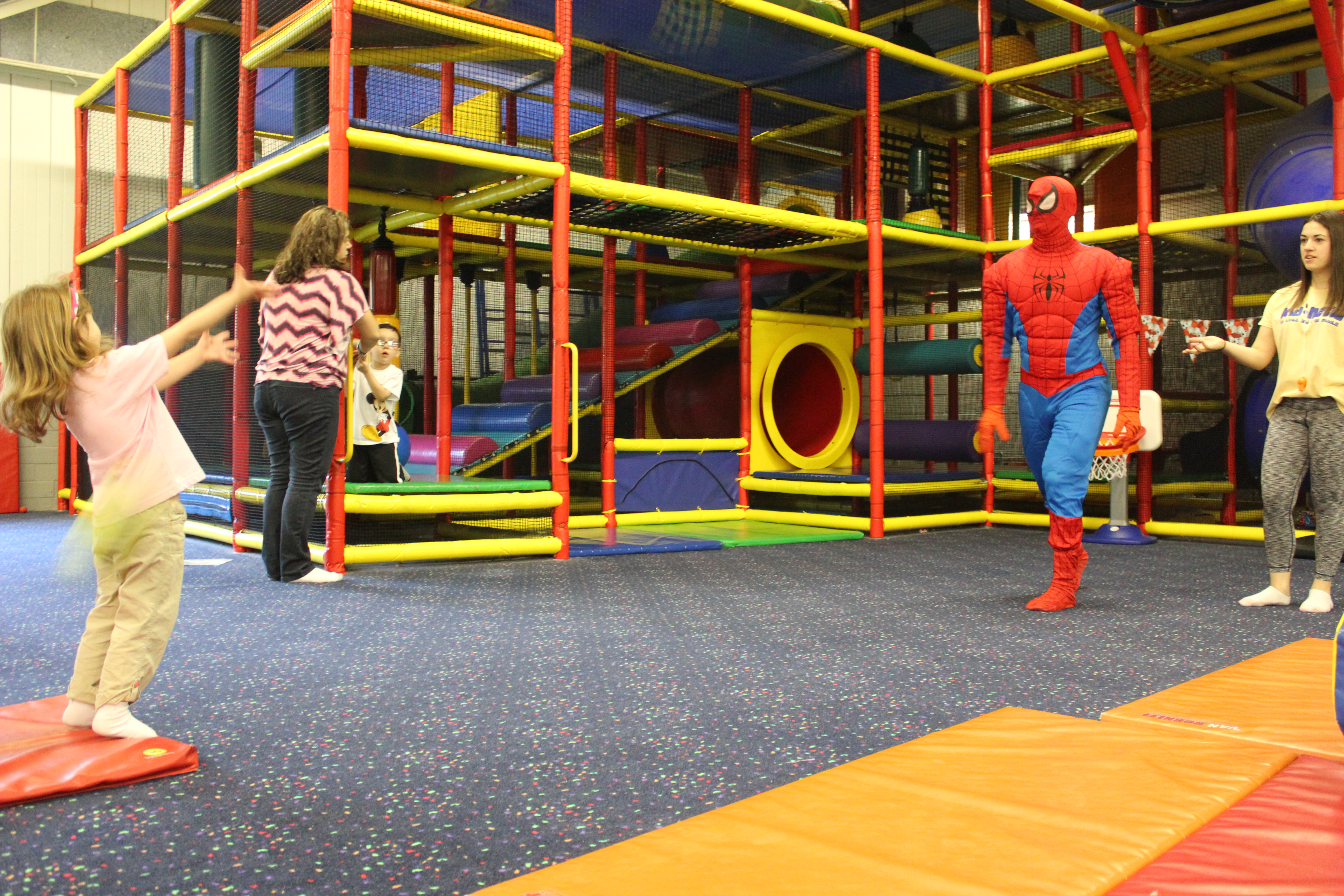 PartyPackages/CatchwithSpidey.JPG